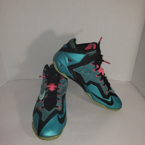 Lebron's South Beach 11's - Picture 2 of 5